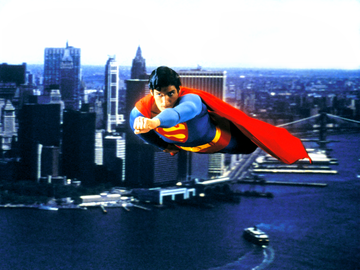 Superman vuela sobre la ciudad en la película de 1978.