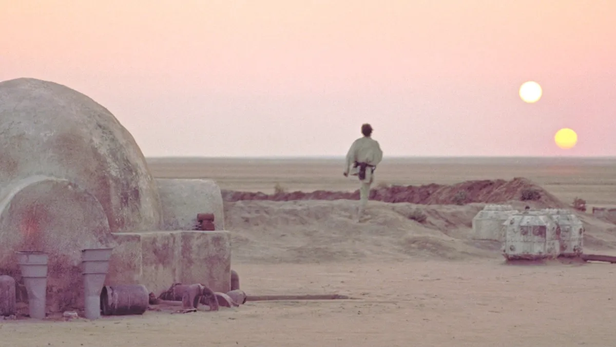 Luke Skywalker contempla los dos soles de Tatooine en Star Wars.